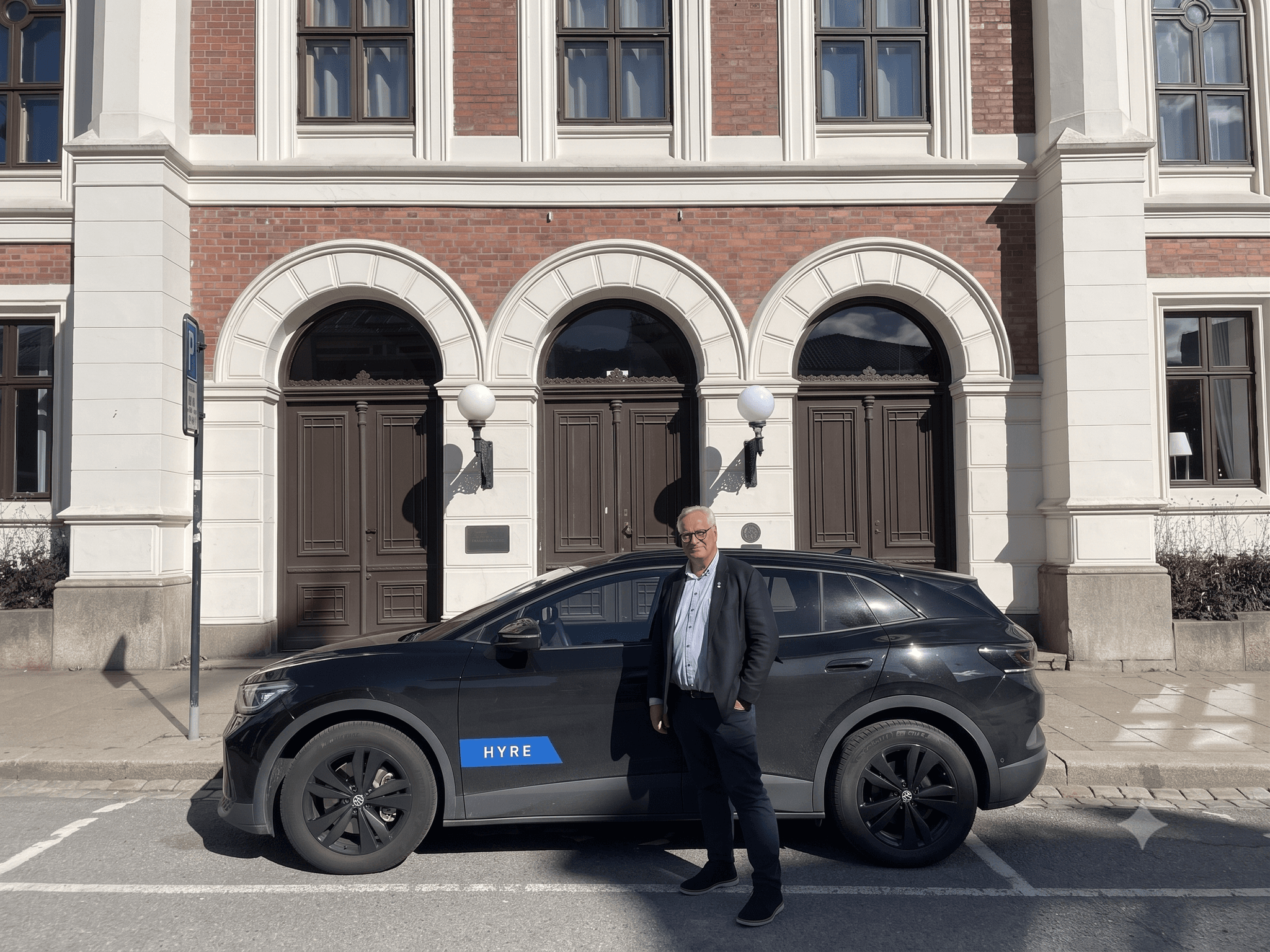 Det er ingen tvil om at det lønner seg å bruke bildeling, men det må være praktisk og tilgjengelig for at folk skal ta det i bruk, påpeker ordføreren.